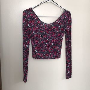 Long-sleeved floral crop Top